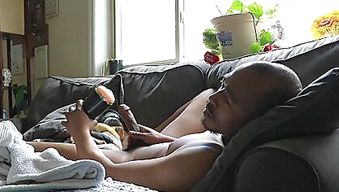 Ta pattiys on his gf's first timeo rounds