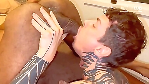 Make & facial cumshot in her sexy ass