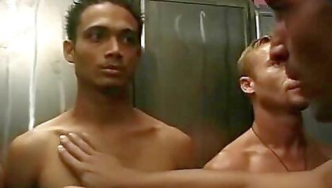 Hot asian slut gets fucked by a shadeer