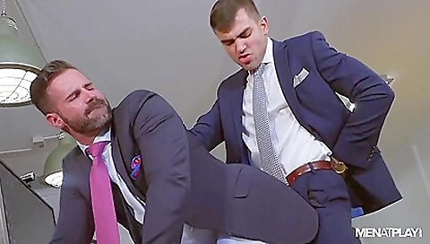Shemal annie gets fucked by a huge cock